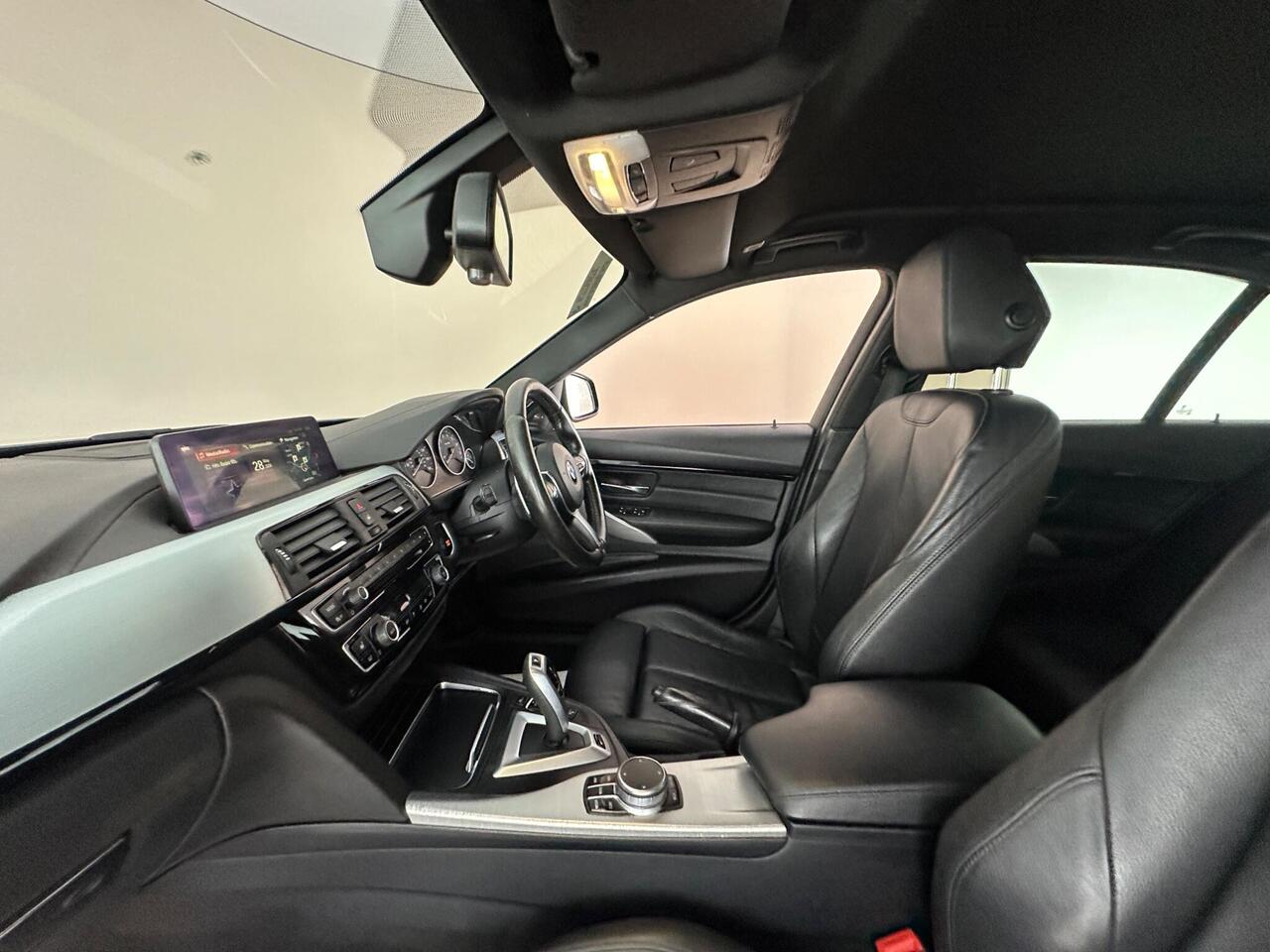 BMW 3 Series YK67SMX