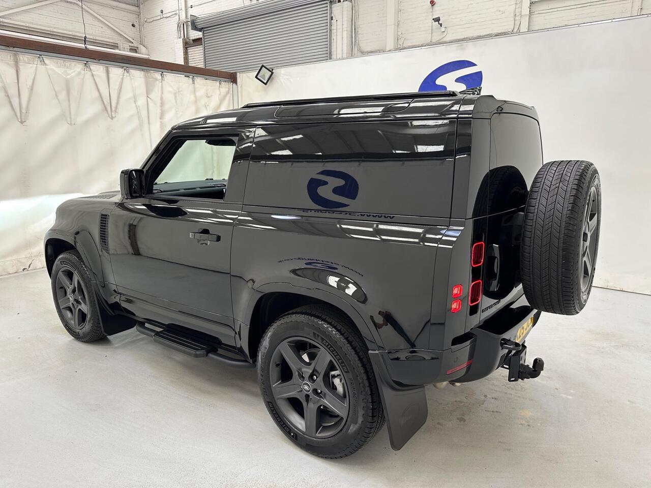Land Rover Defender 90 HK25JCO