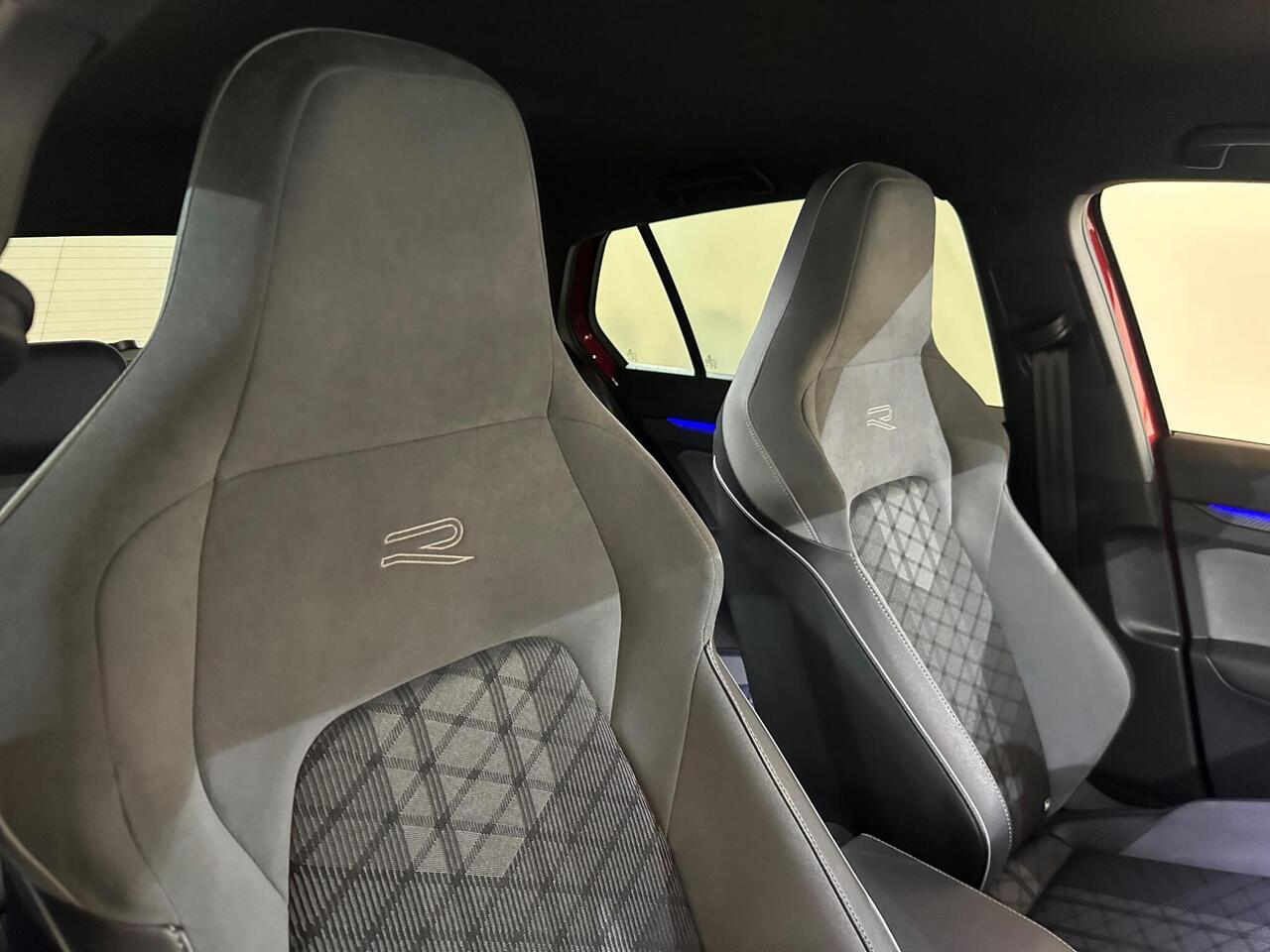 Volkswagen Golf AO22OUP