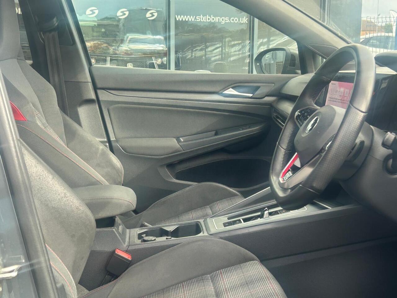Volkswagen Golf SH70YEC