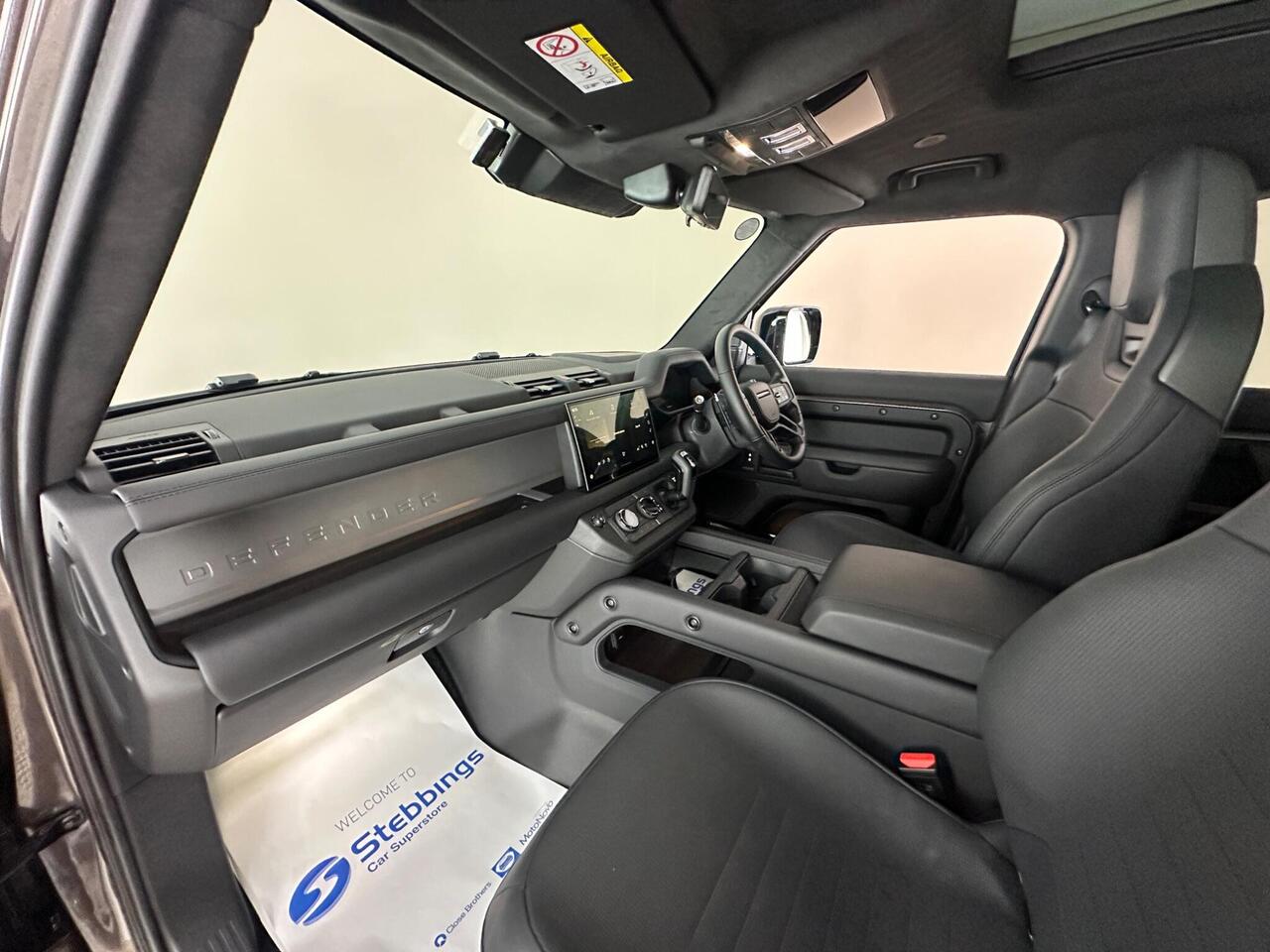 Land Rover Defender 110 FY25UTL