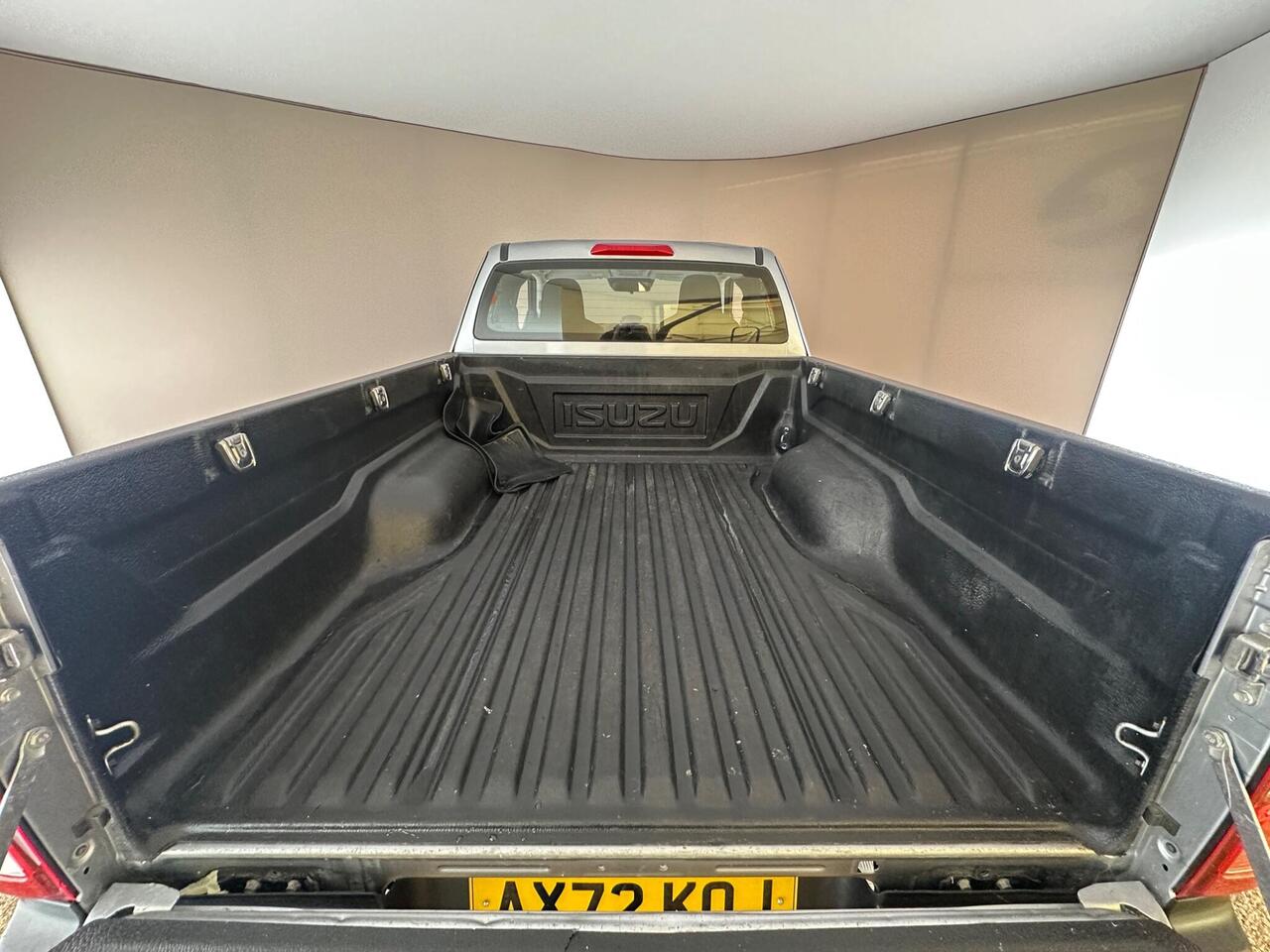 Isuzu D-Max AX72KOJ