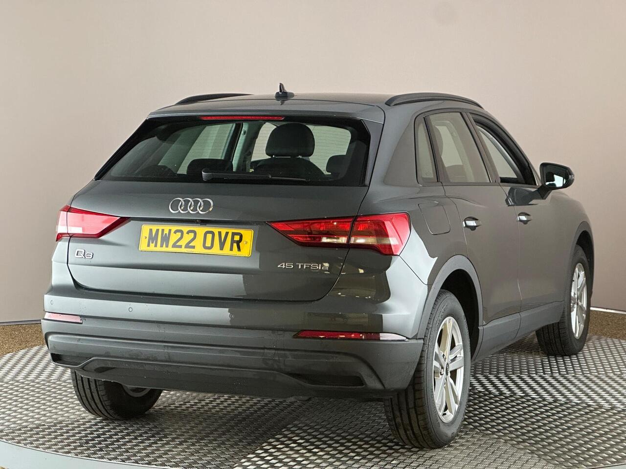Audi Q3 MW22OVR