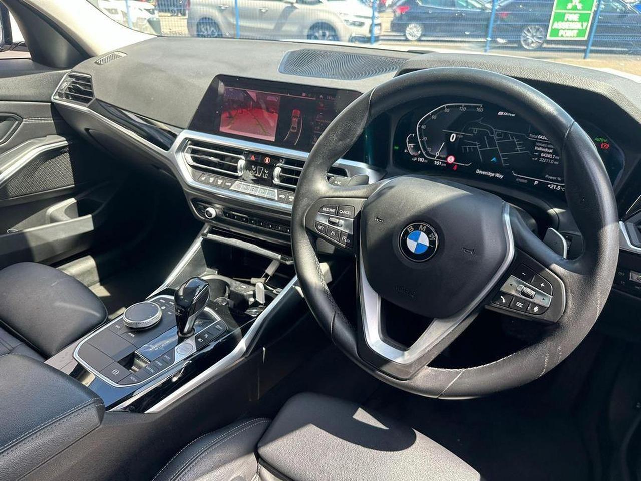 BMW 3 Series YB21MYT