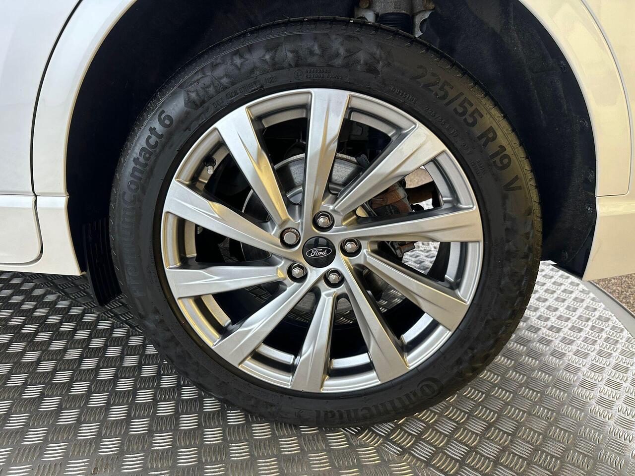 Ford Kuga SG72YMY