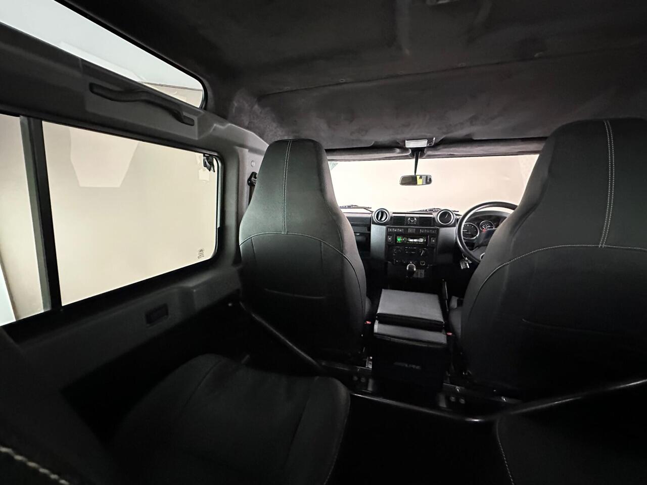 Land Rover Defender 90 GF65NXH