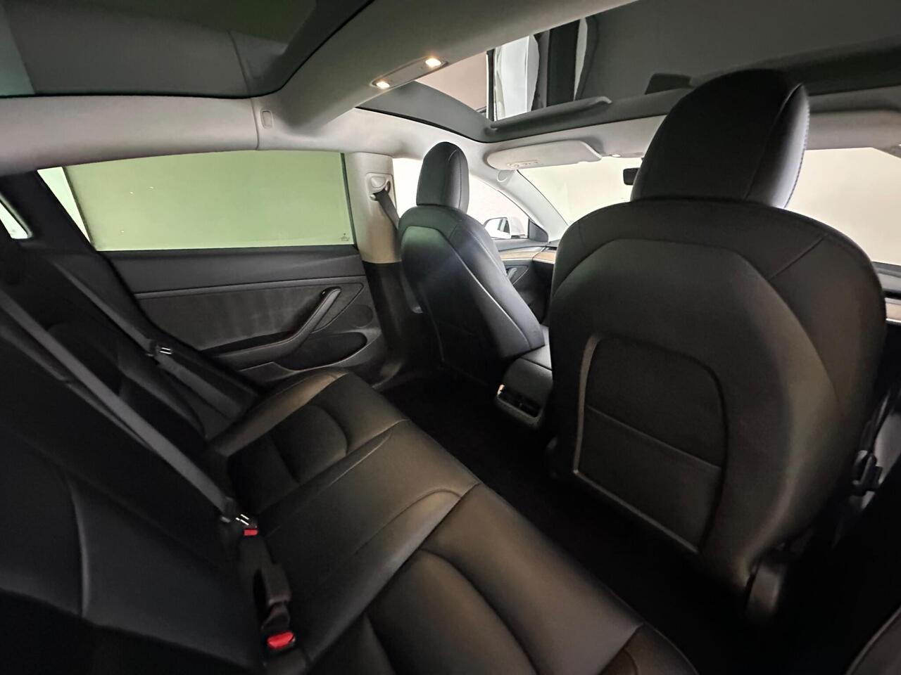 Tesla Model 3 AF72VHA