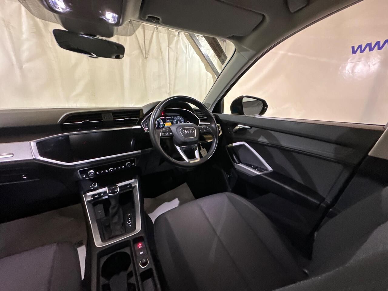 Audi Q3 MW22OVR