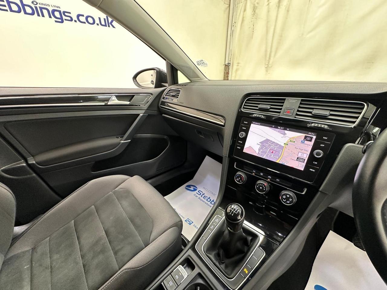 Volkswagen Golf MW67FMC