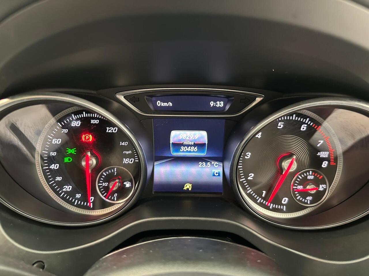 Mercedes-Benz CLA WX19OCJ