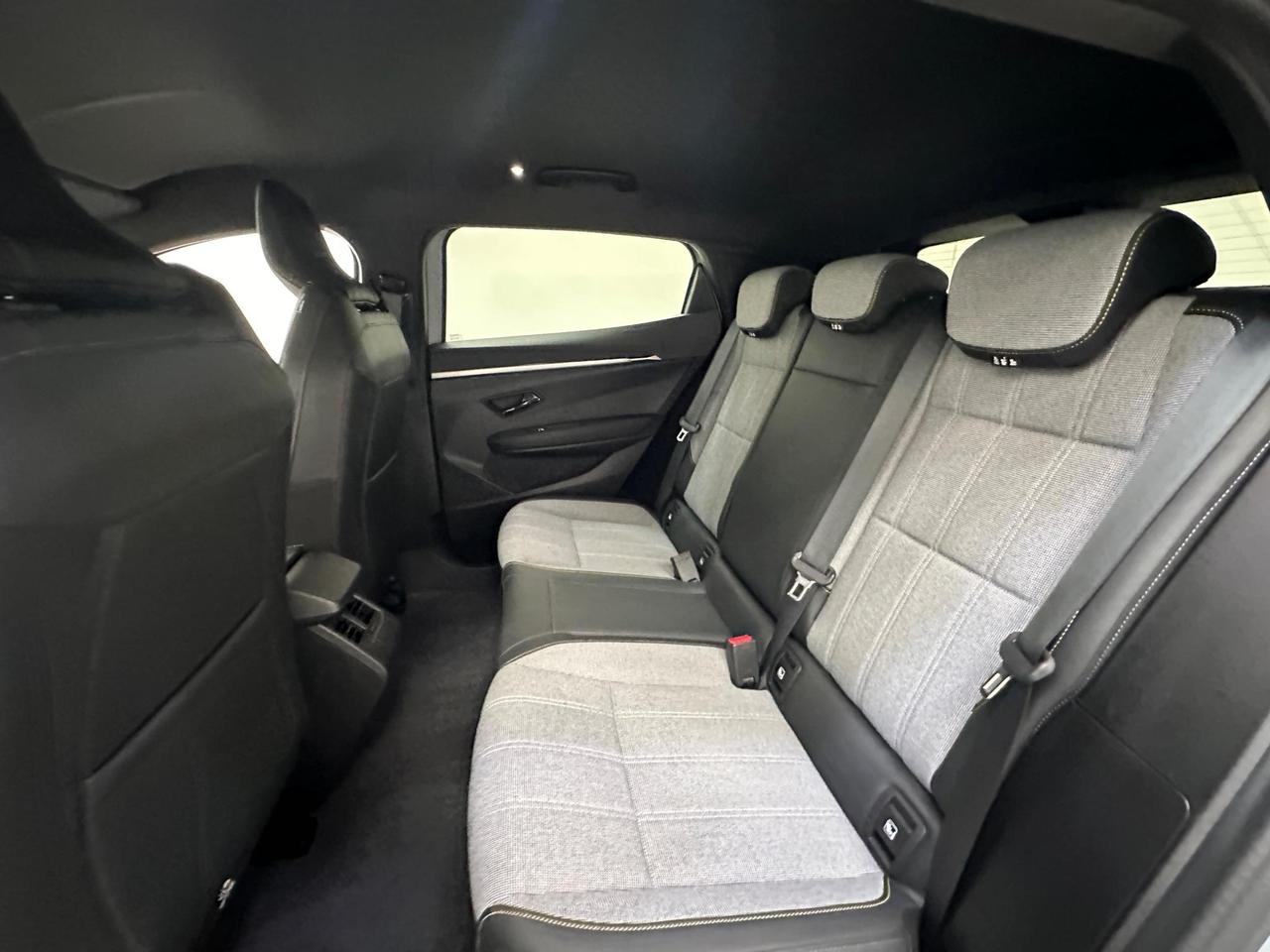 Renault Megane E-Tech YD73AFJ