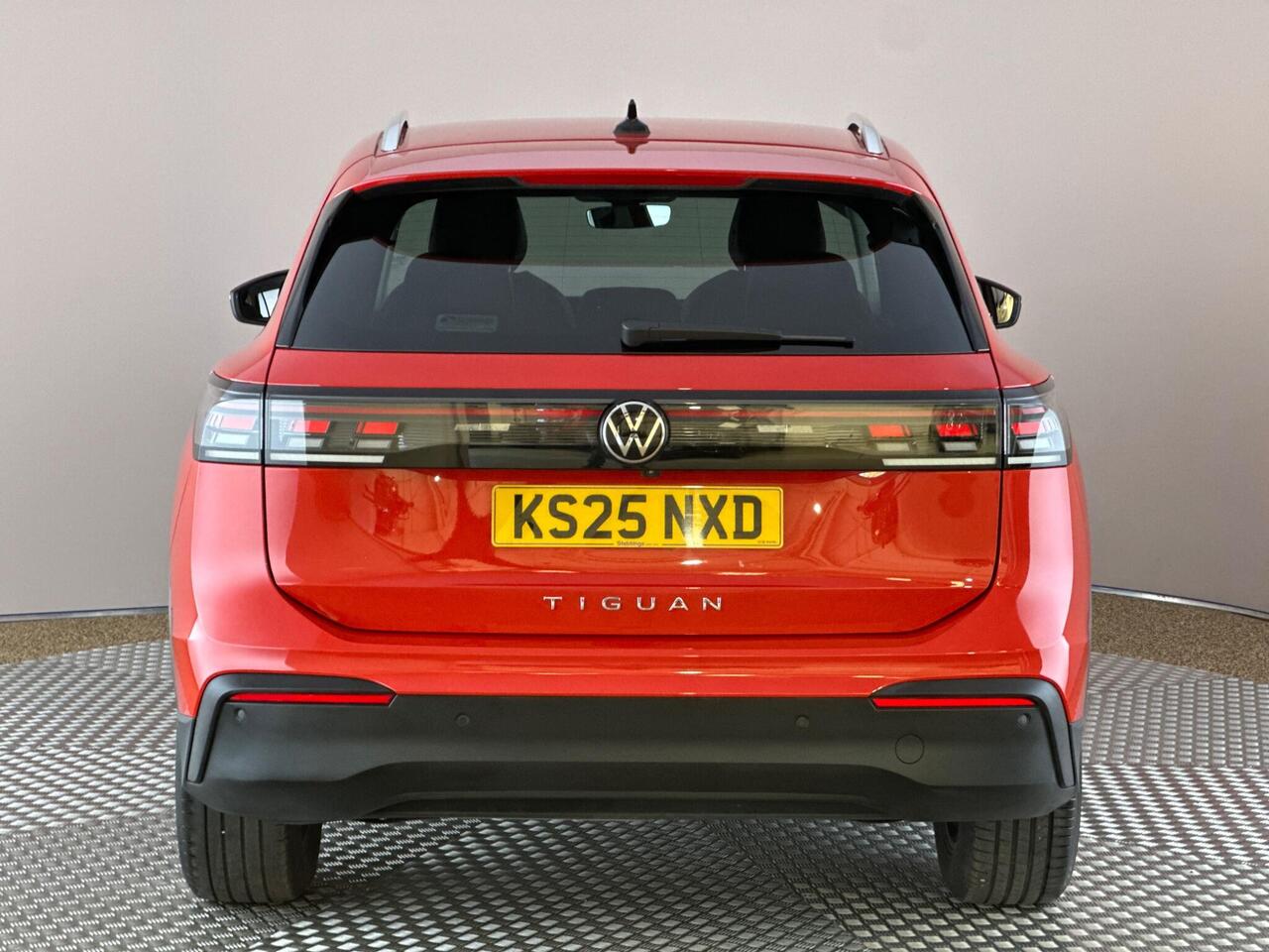 Volkswagen Tiguan KS25NXD