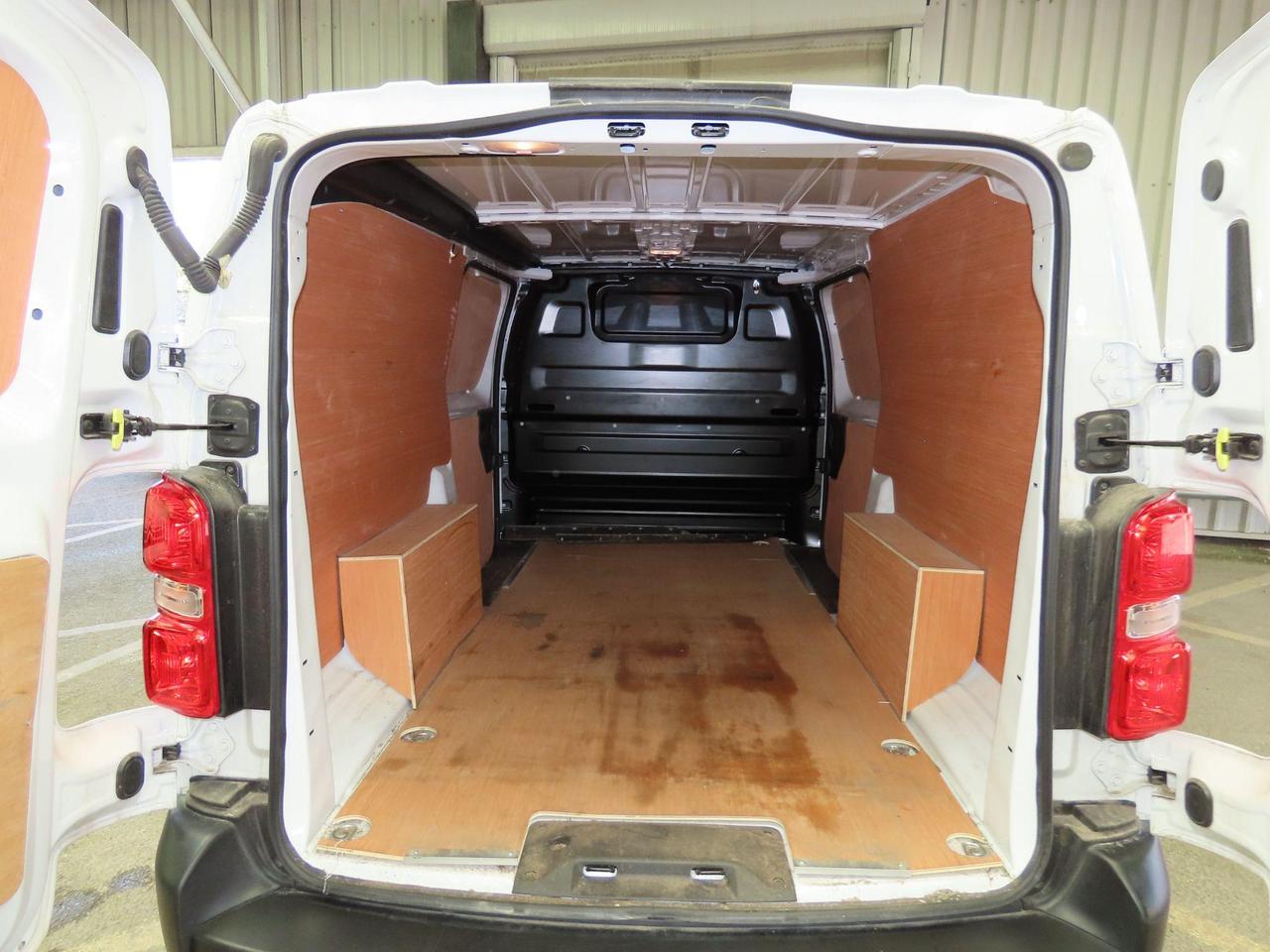 Vauxhall Vivaro DN24TYW
