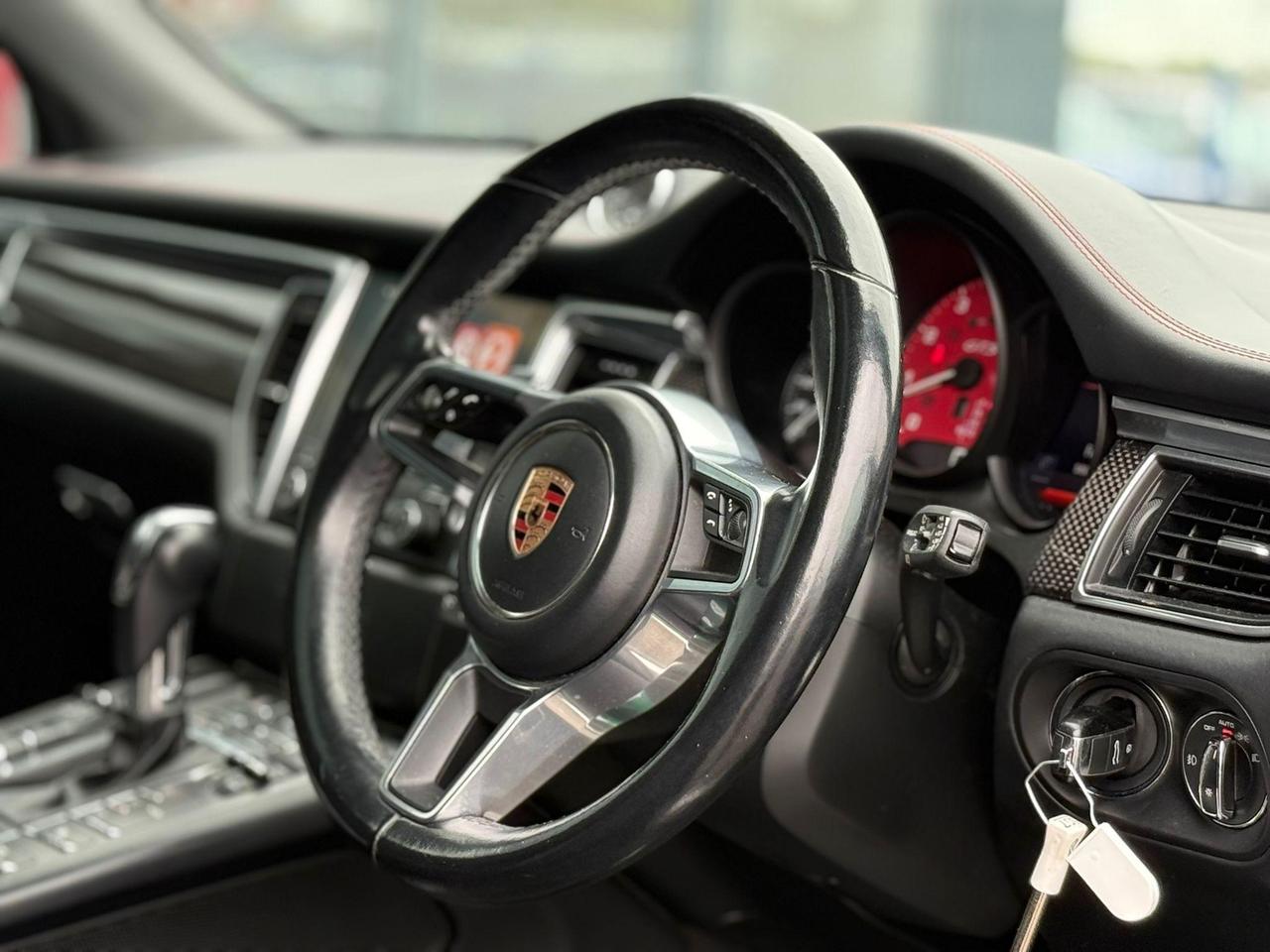 Porsche Macan WM66DZS
