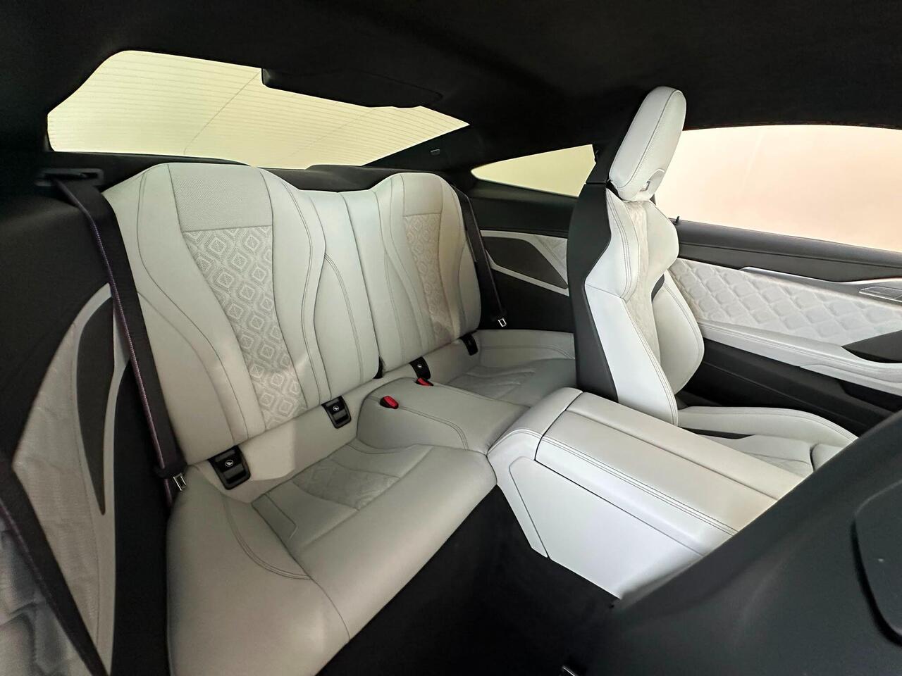BMW M8 EF72XJA
