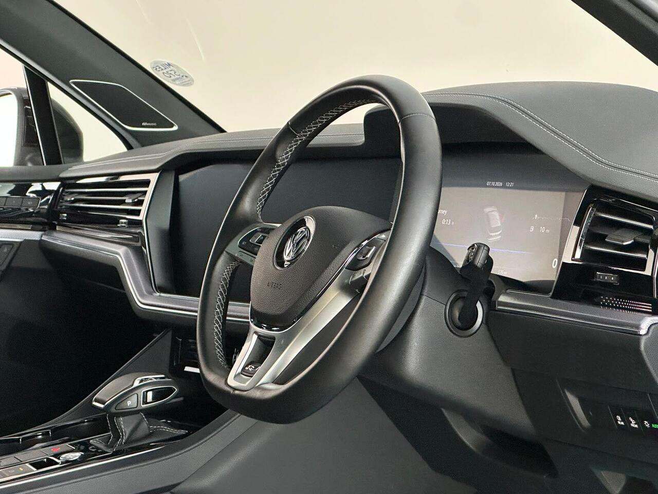 Volkswagen Touareg KY69UHS
