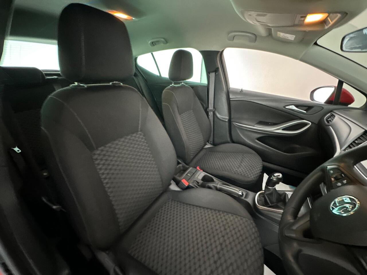 Vauxhall Astra DU19EWE