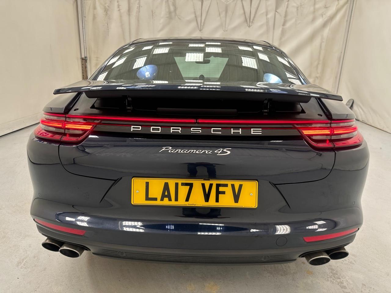 Porsche Panamera LA17VFV