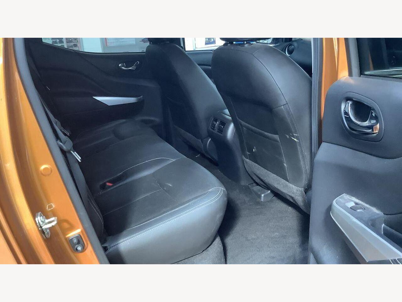 Nissan Navara BK70YHX