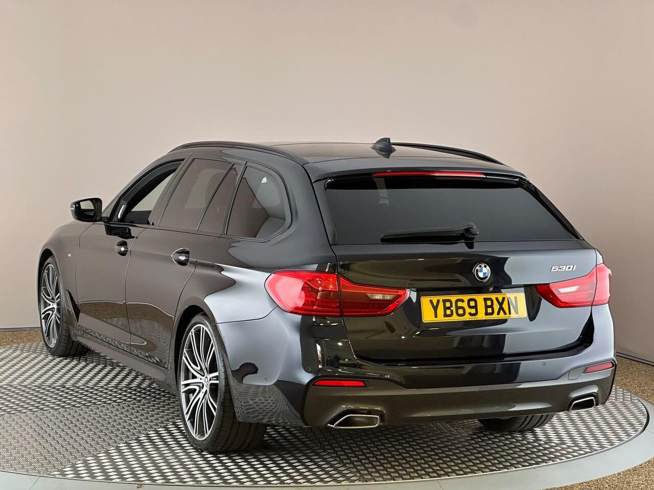BMW 5 Series YB69BXN
