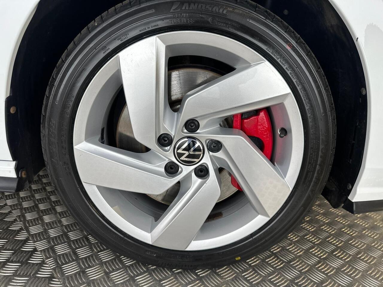 Volkswagen Golf MT72YYX