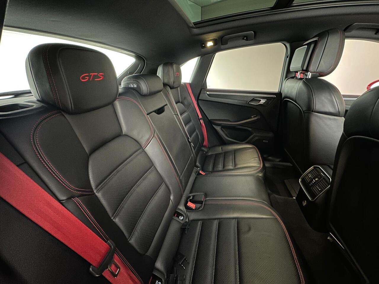 Porsche Macan AE18WBL