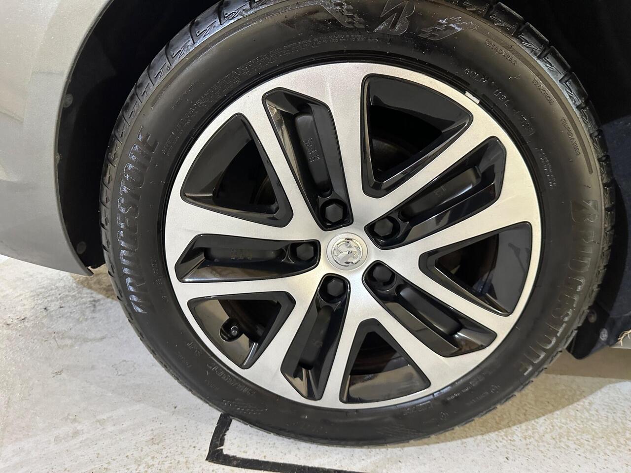 Vauxhall Insignia FM19DVL