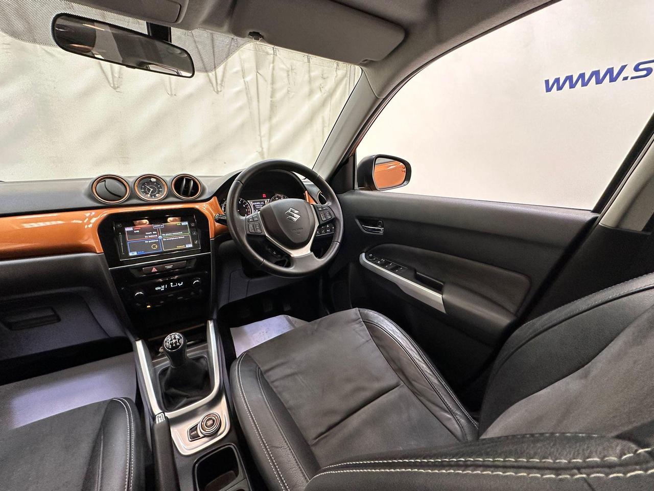 Suzuki Vitara YH16WND