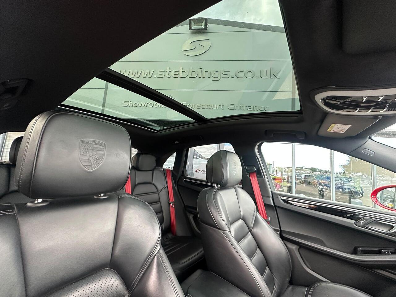 Porsche Macan DA67LYY