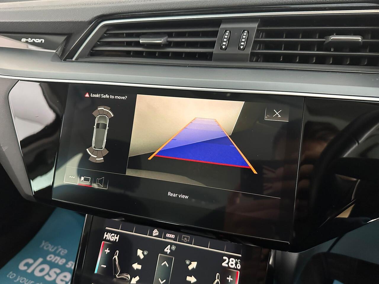 Audi e-tron NL70UPZ