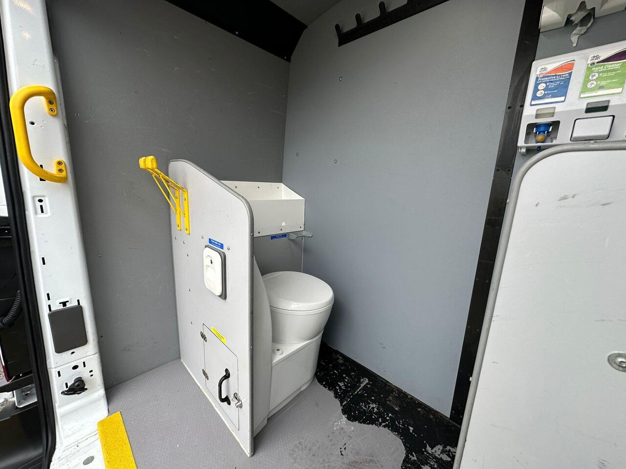 Ford Transit WP72GWJ