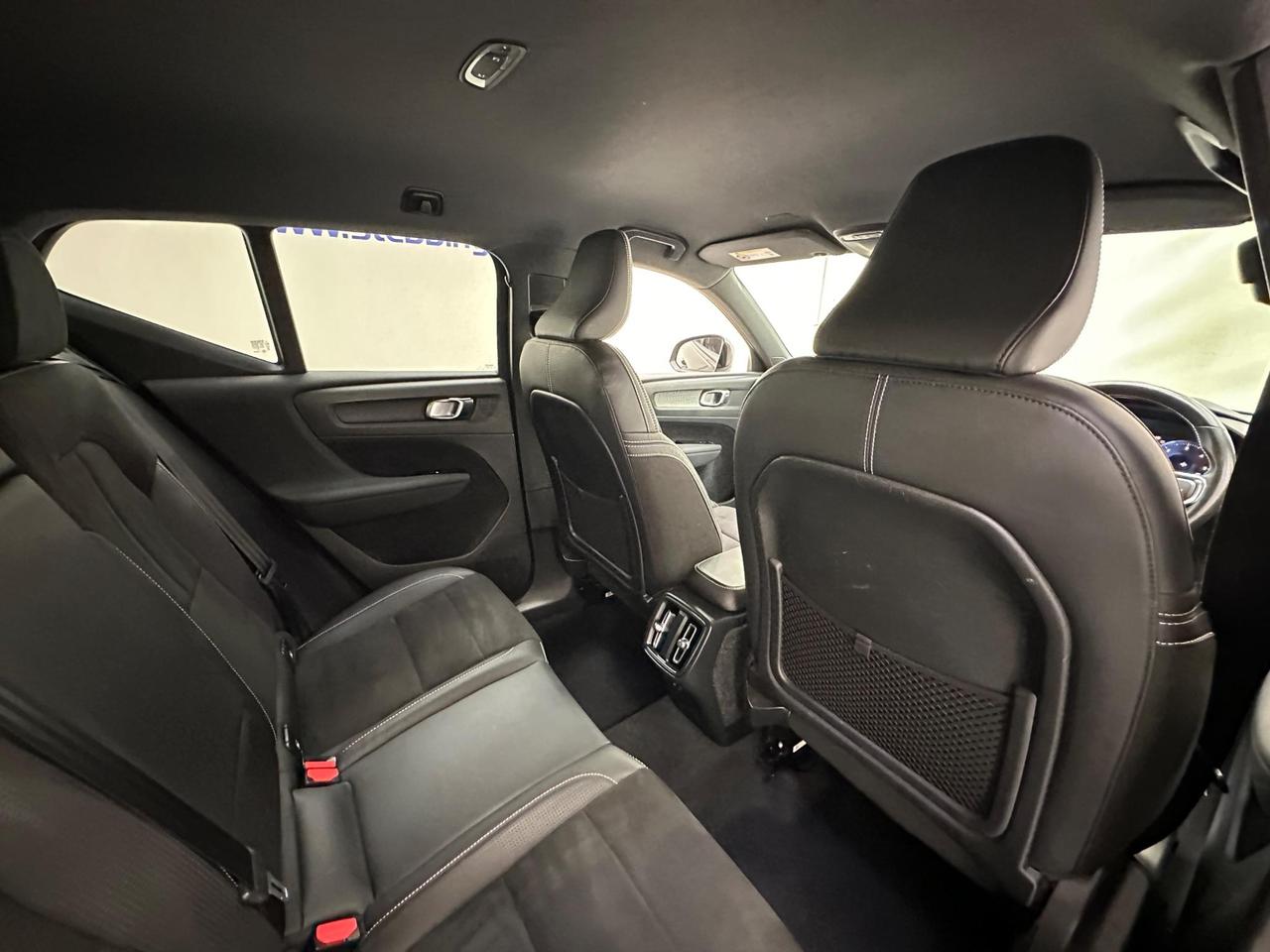Volvo XC40 YM70MTZ