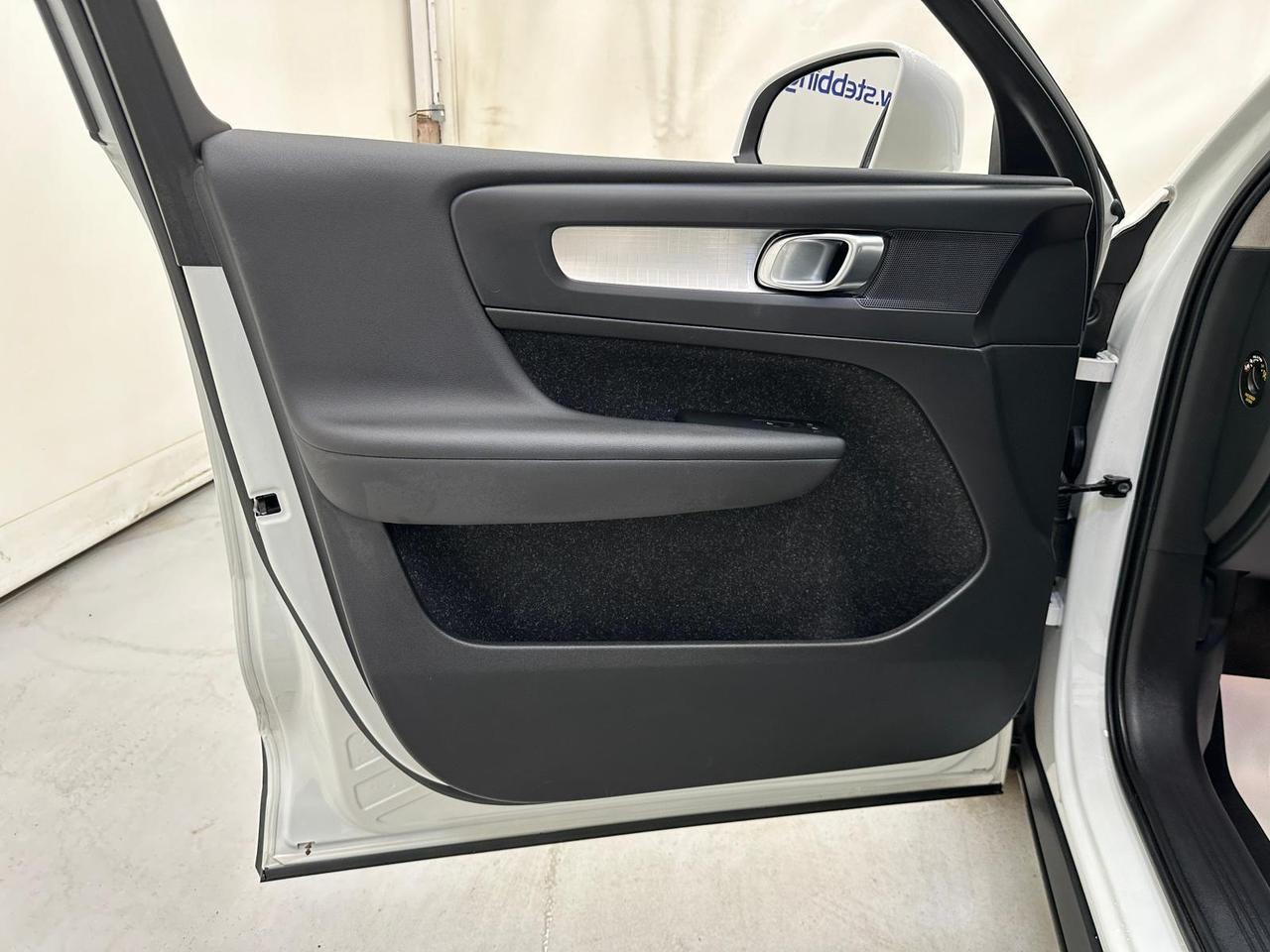 Volvo XC40 YM70FWV
