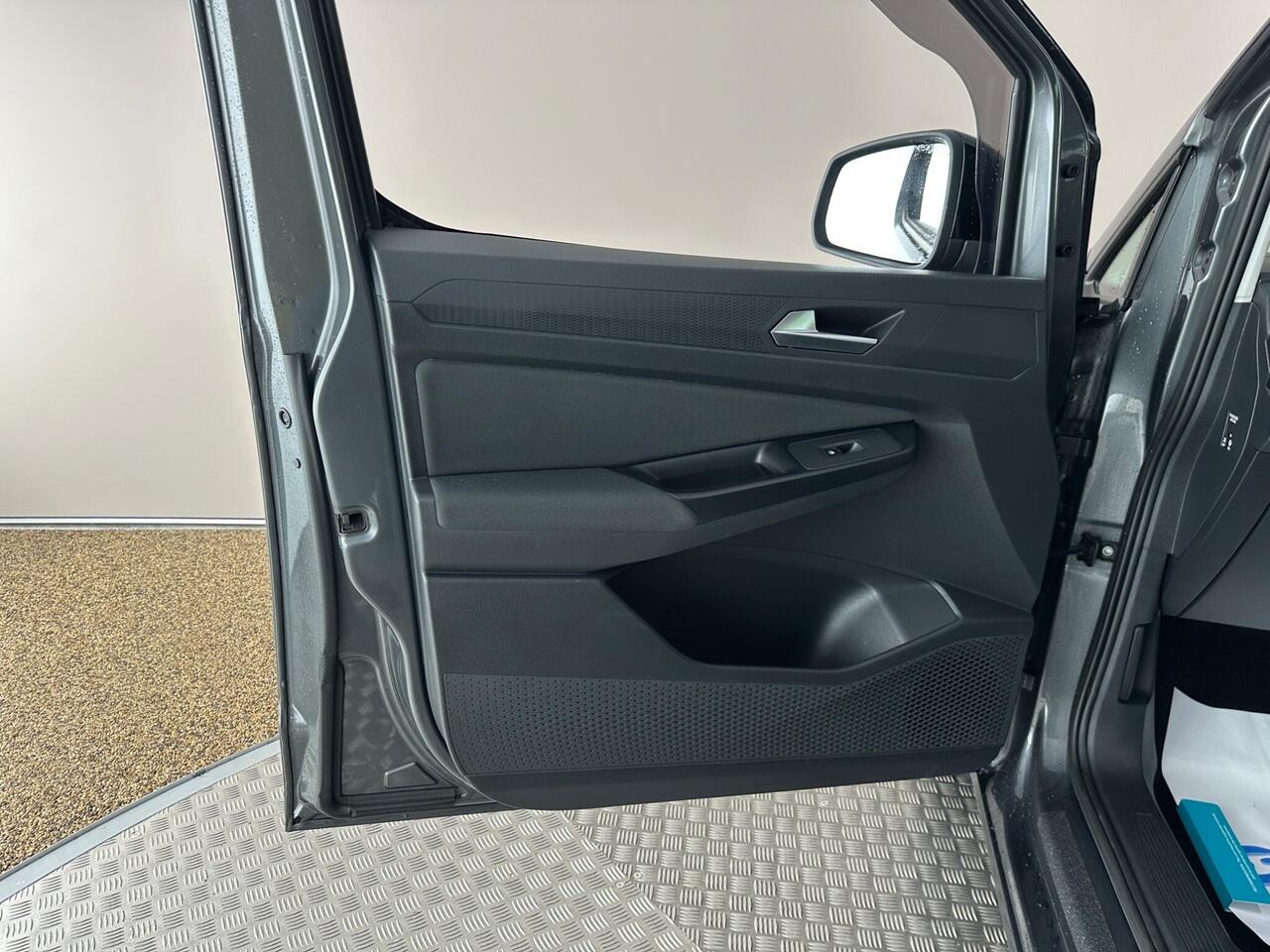 Volkswagen Caddy Maxi AE71YGC