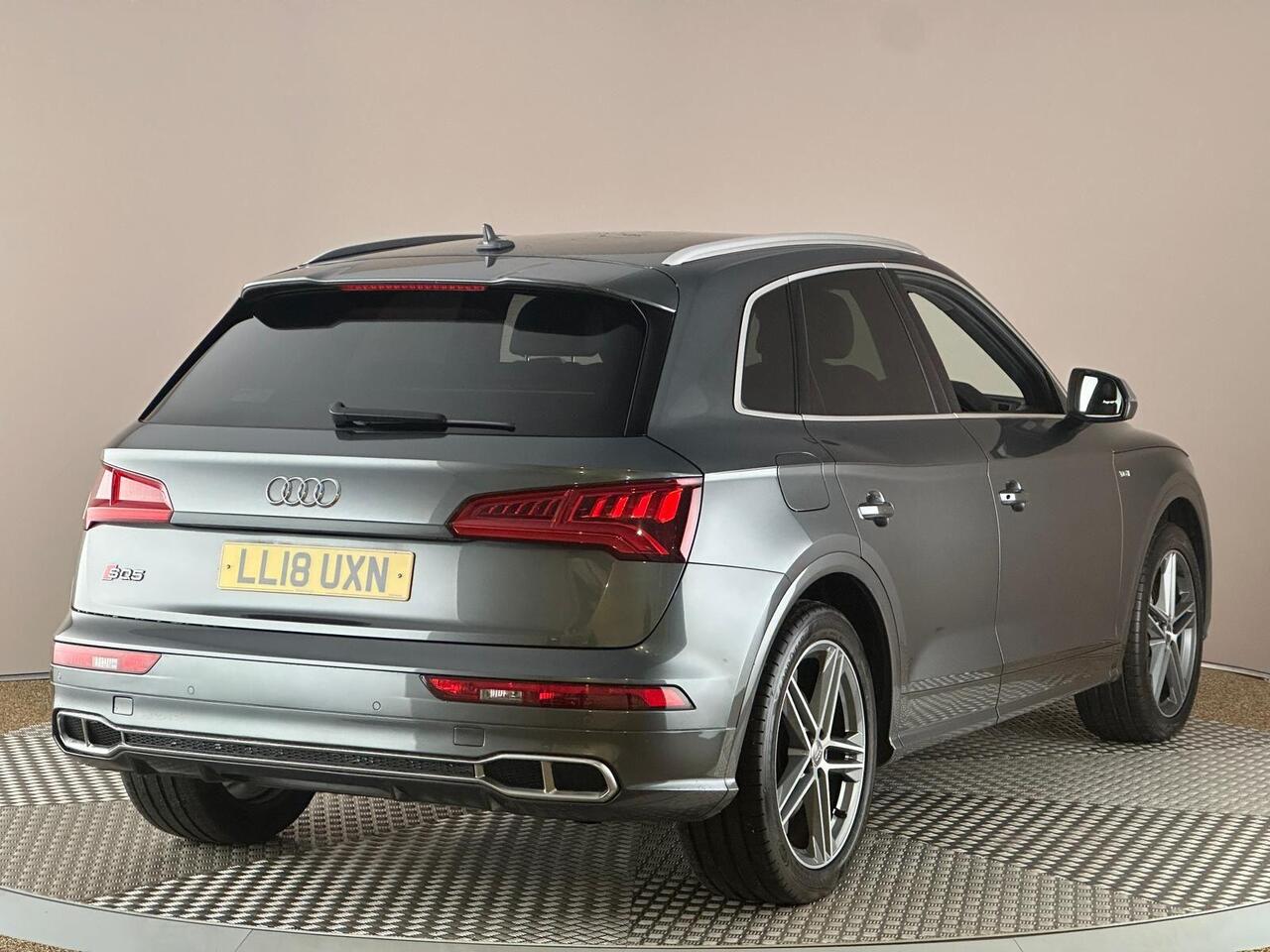 Audi SQ5 LL18UXN