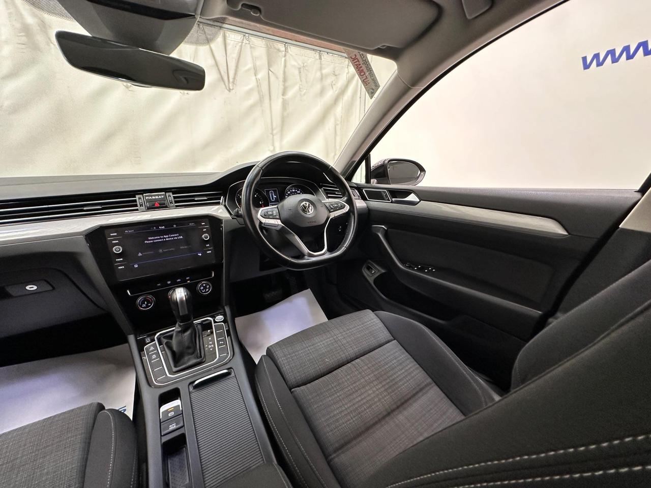 Volkswagen Passat VN69VMY