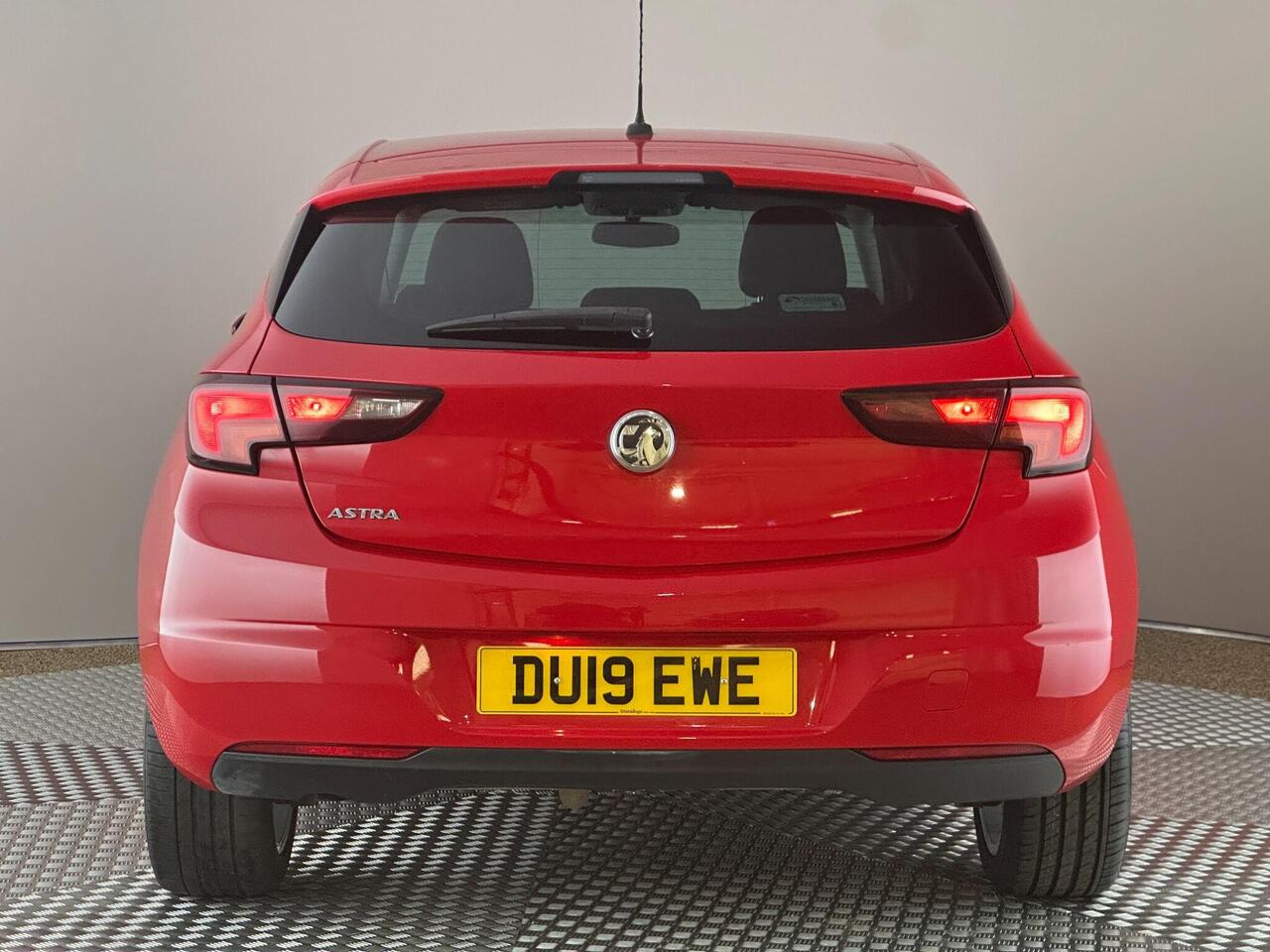 Vauxhall Astra DU19EWE