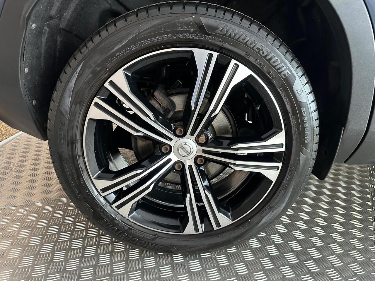 Volvo XC40 YW68VFY