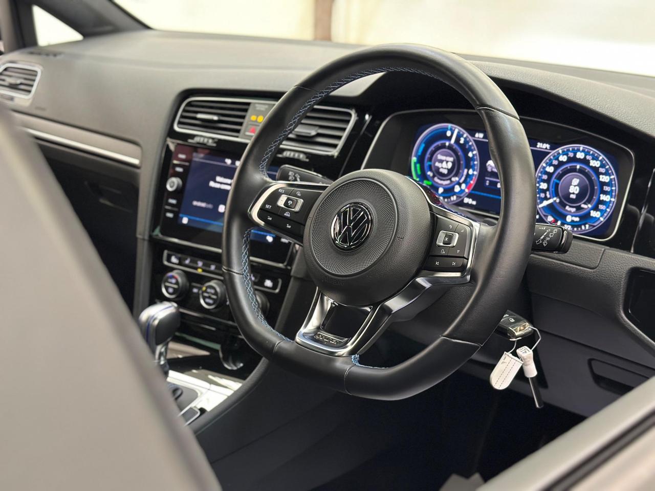 Volkswagen Golf FA18XRE