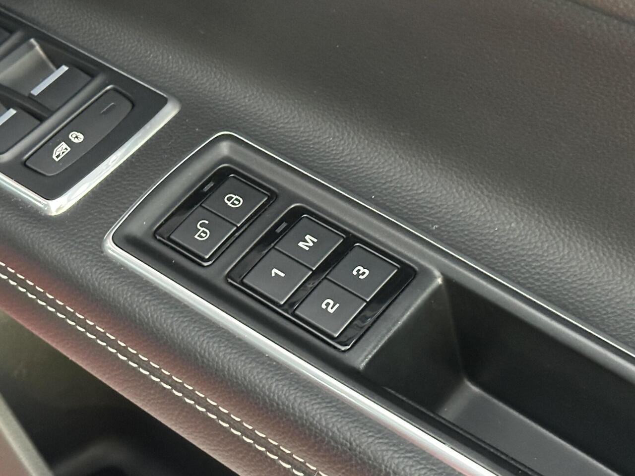 Jaguar XF VF17UOJ
