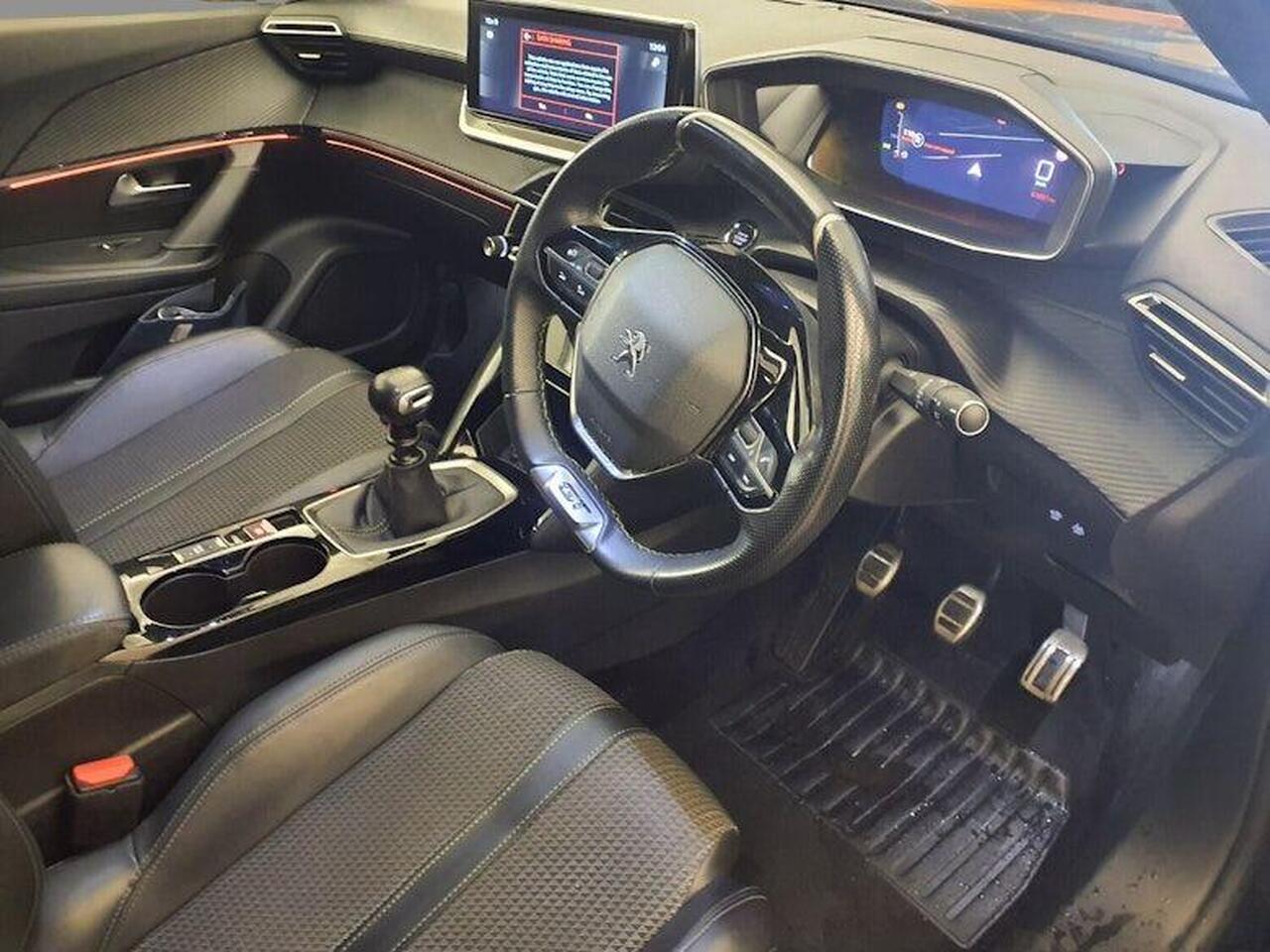 Peugeot 2008 OY71PUF