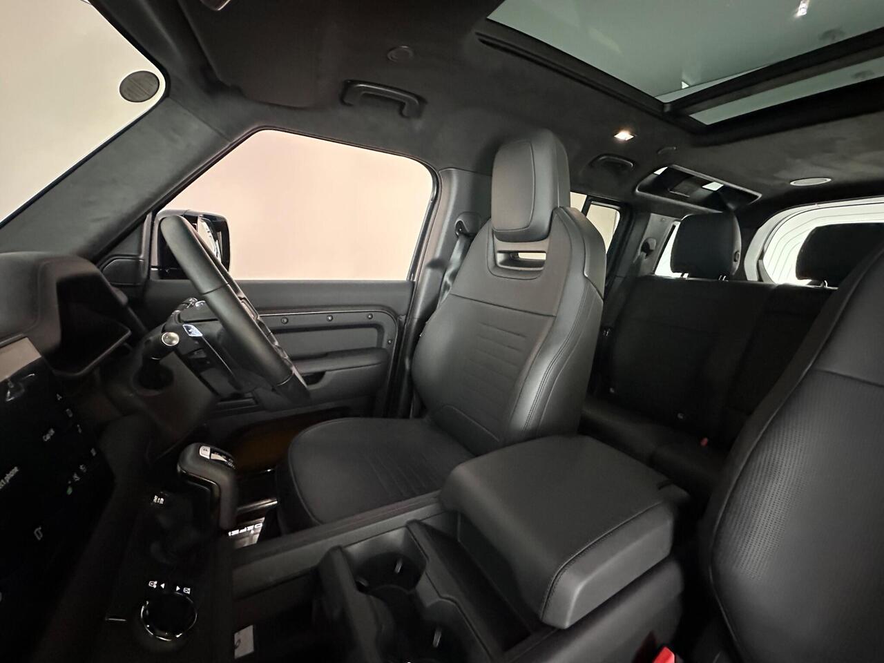 Land Rover Defender 110 FY25UTL