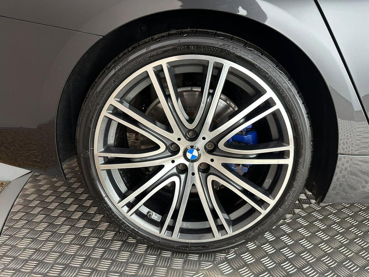 BMW 5 Series YJ19VDG