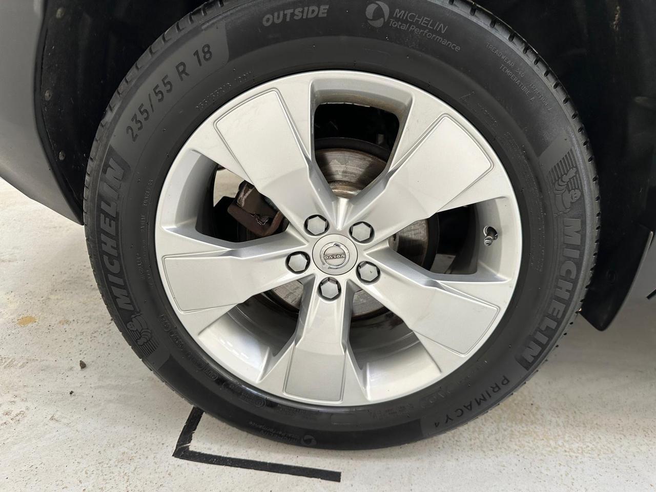 Volvo XC40 YM70FWV