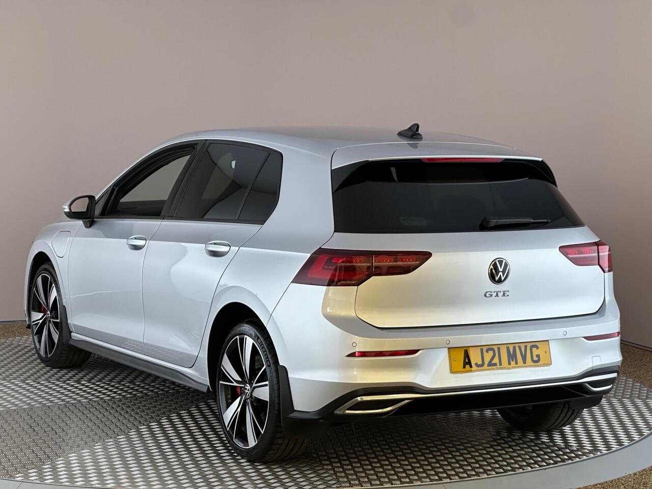 Volkswagen Golf AJ21MVG