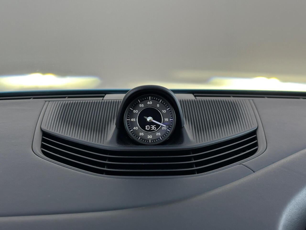 Porsche Taycan LV71XCL