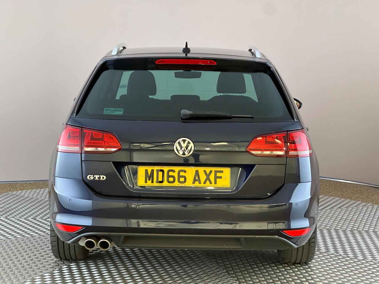 Volkswagen Golf MD66AXF