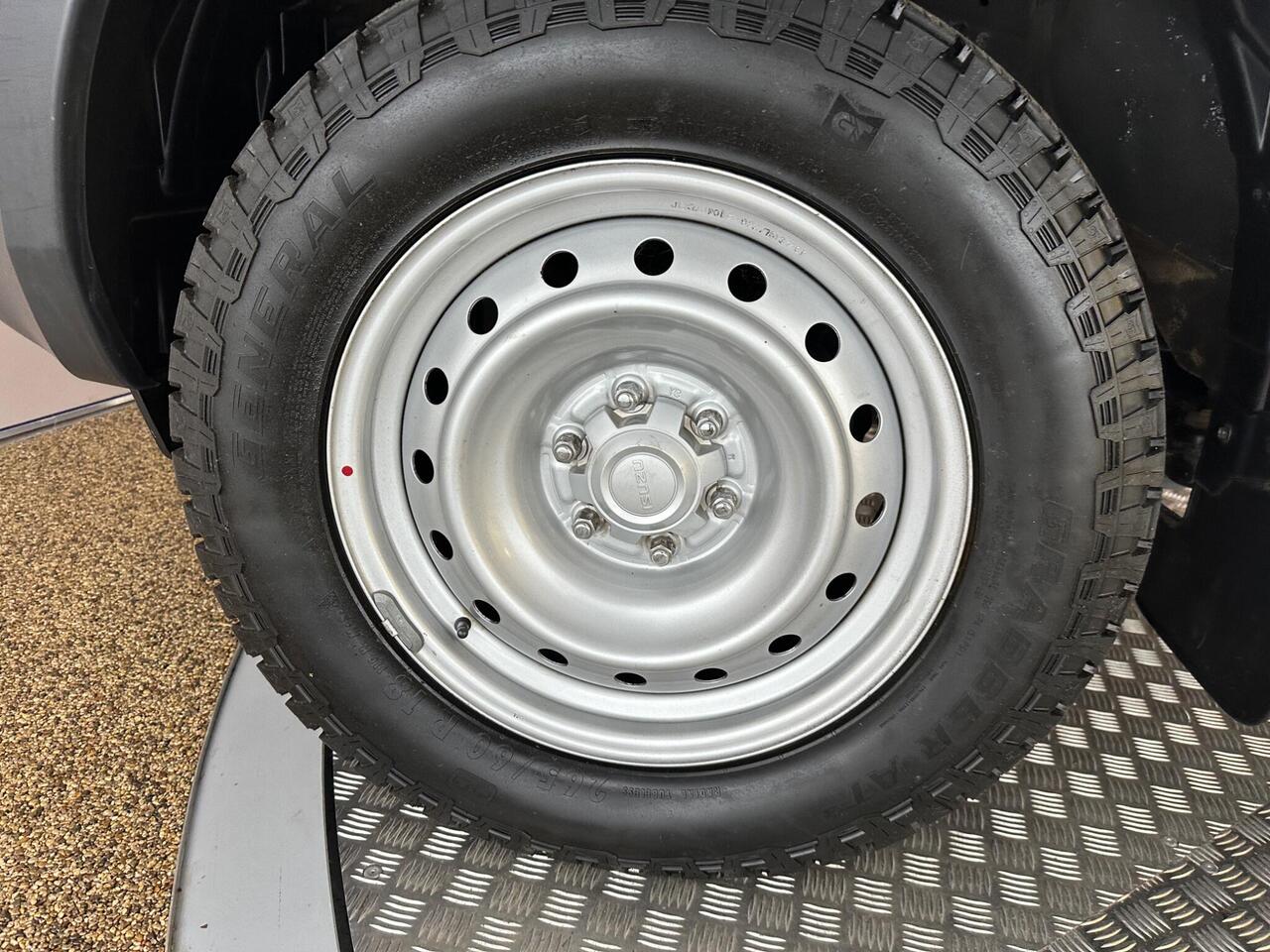 Isuzu D-Max AX72KOJ