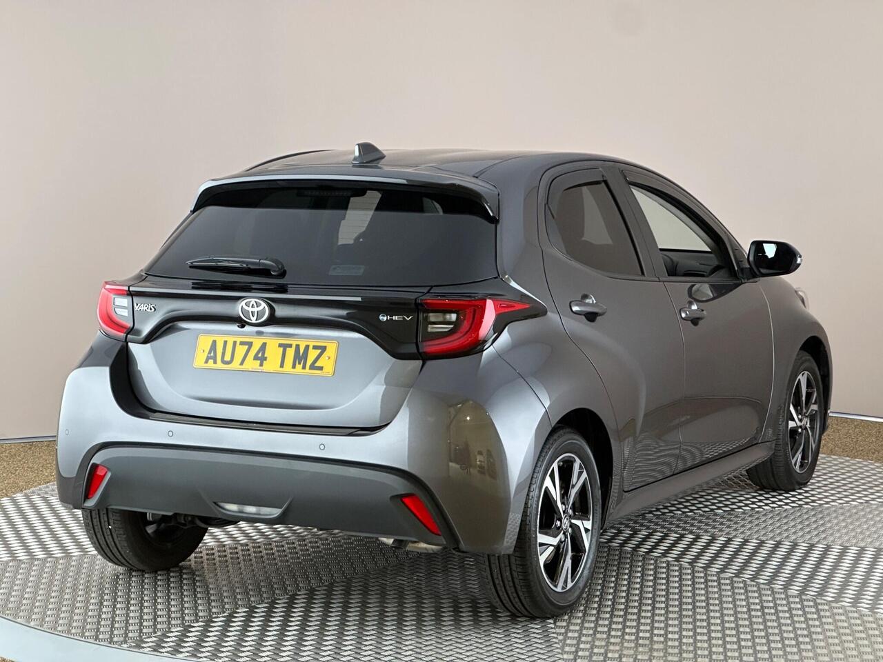 Toyota Yaris AU74TMZ