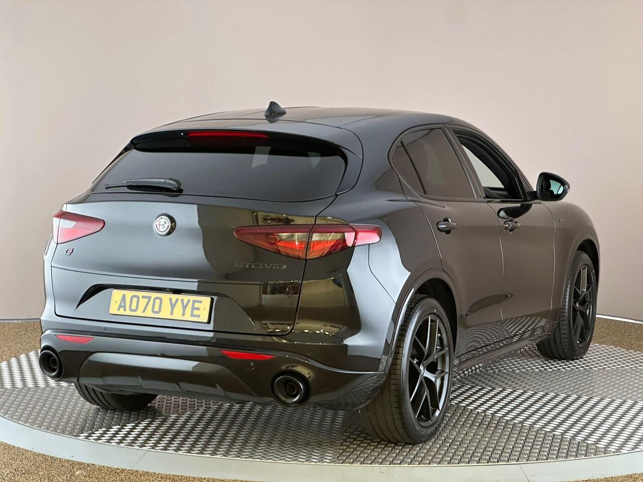 Alfa Romeo Stelvio AO70YYE
